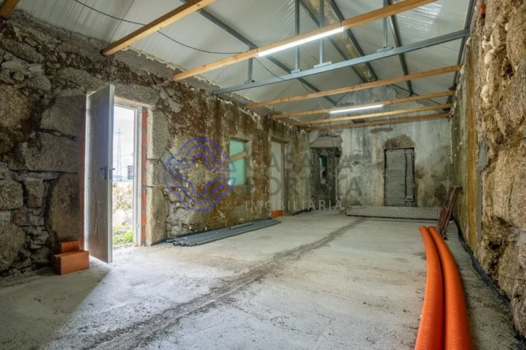 Moradia T4 para Venda em Frazão Arreigada Foto 4