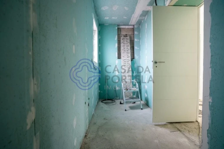 Moradia T4 para Venda em Frazão Arreigada Foto 10