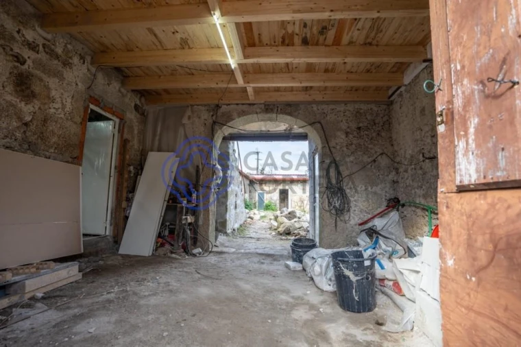 Moradia T4 para Venda em Frazão Arreigada Foto 3