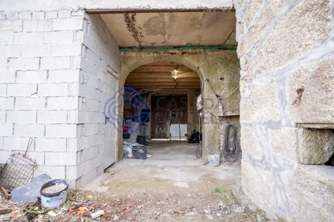 Moradia T4 para Venda em Frazão Arreigada Foto 7