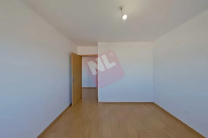 Apartamento T2 para Arrendamento em Santa Clara