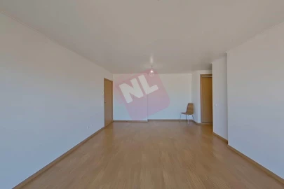 Apartamento T2 para Arrendamento em Santa Clara