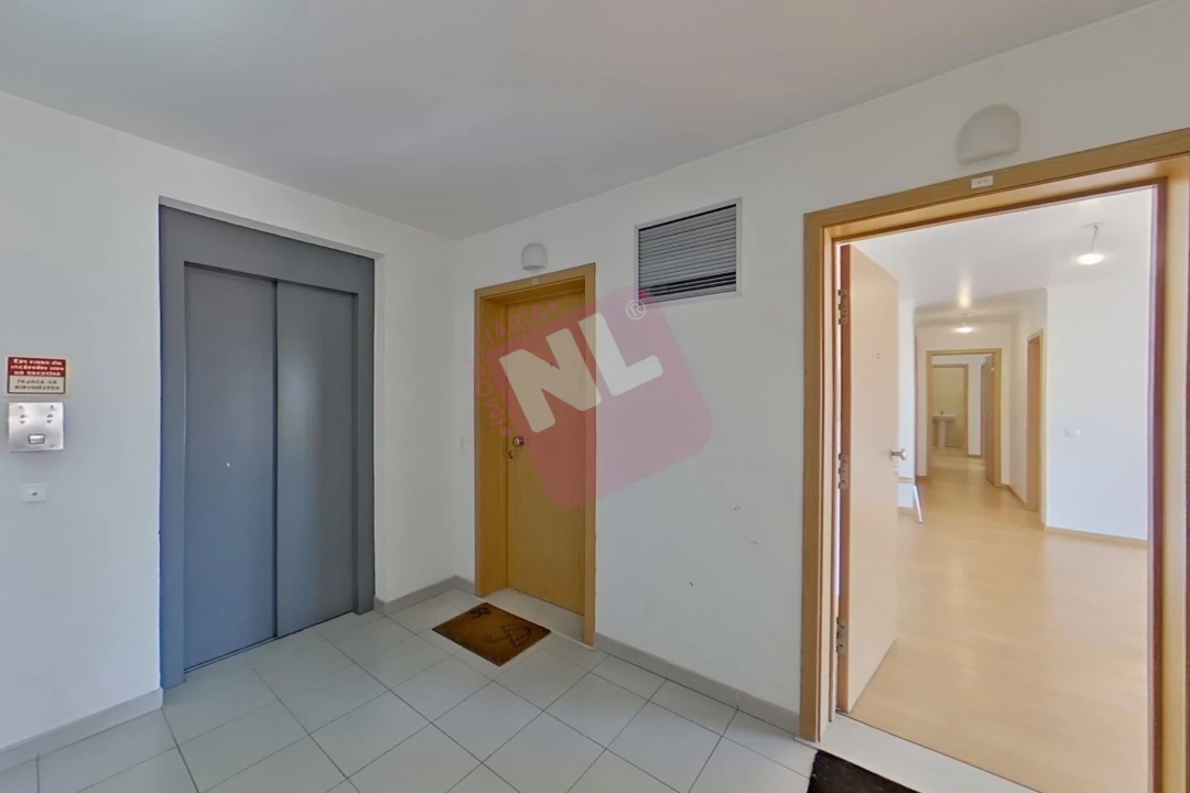 Apartamento T2 para Arrendamento em Santa Clara Foto 1