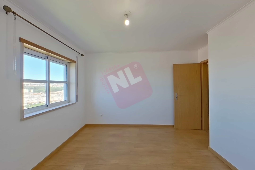 Apartamento T2 para Arrendamento em Santa Clara Foto 14
