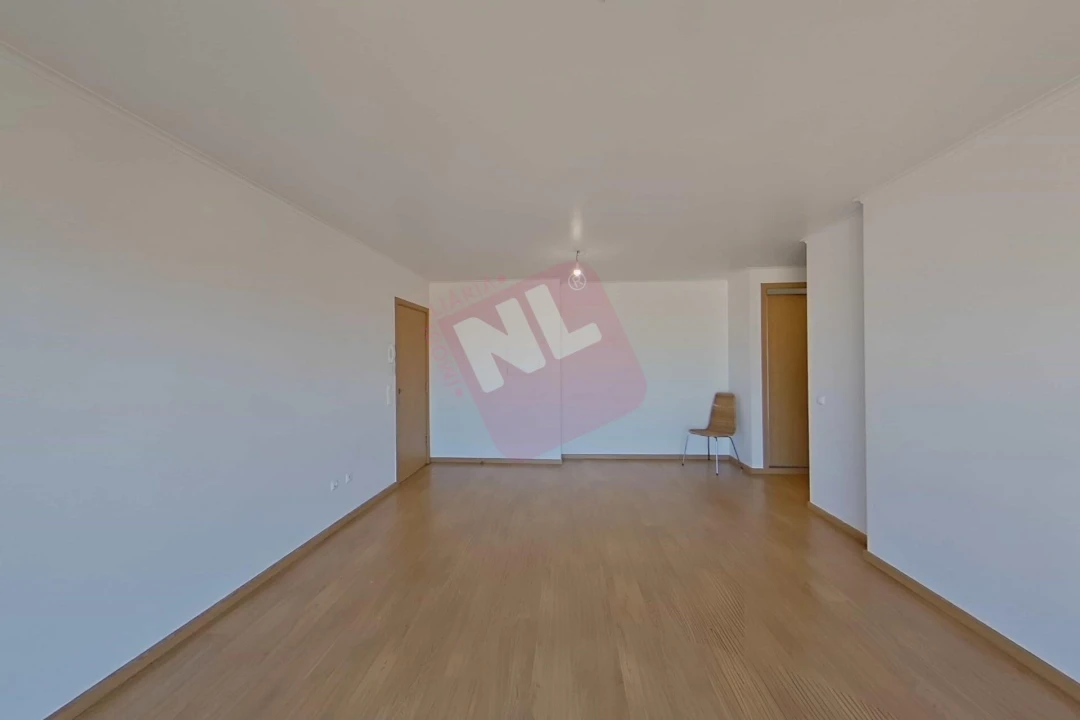 Apartamento T2 para Arrendamento em Santa Clara Foto 4