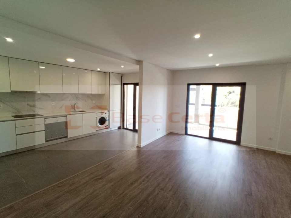 Apartamento T3 para Venda em Corroios Foto 1