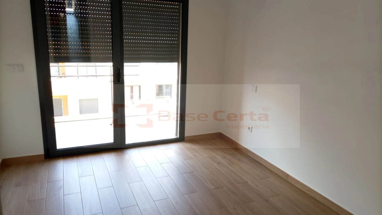 Apartamento T3 para Venda em Corroios Foto 17