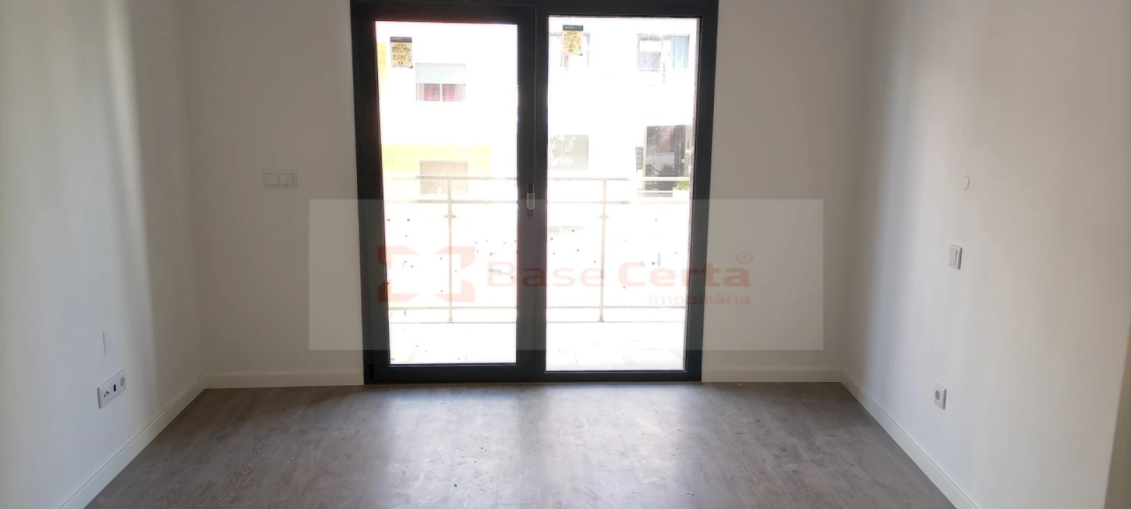 Apartamento T3 para Venda em Corroios Foto 24