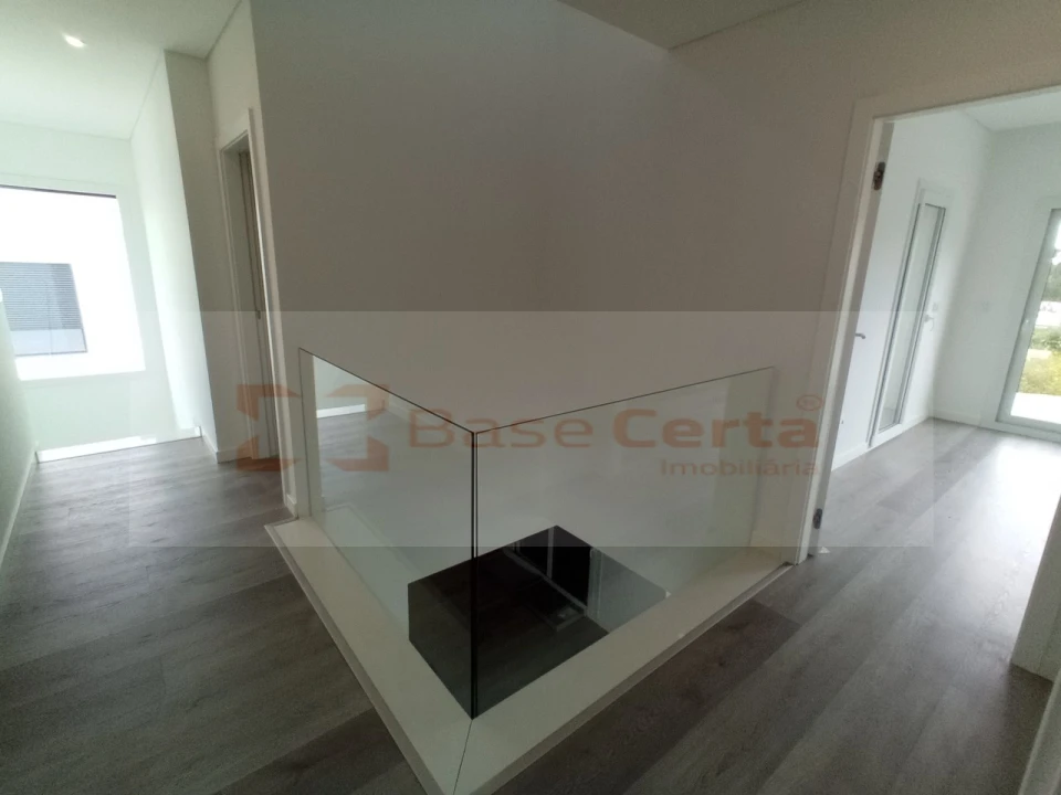 Moradia T4 para Venda em Corroios Foto 17