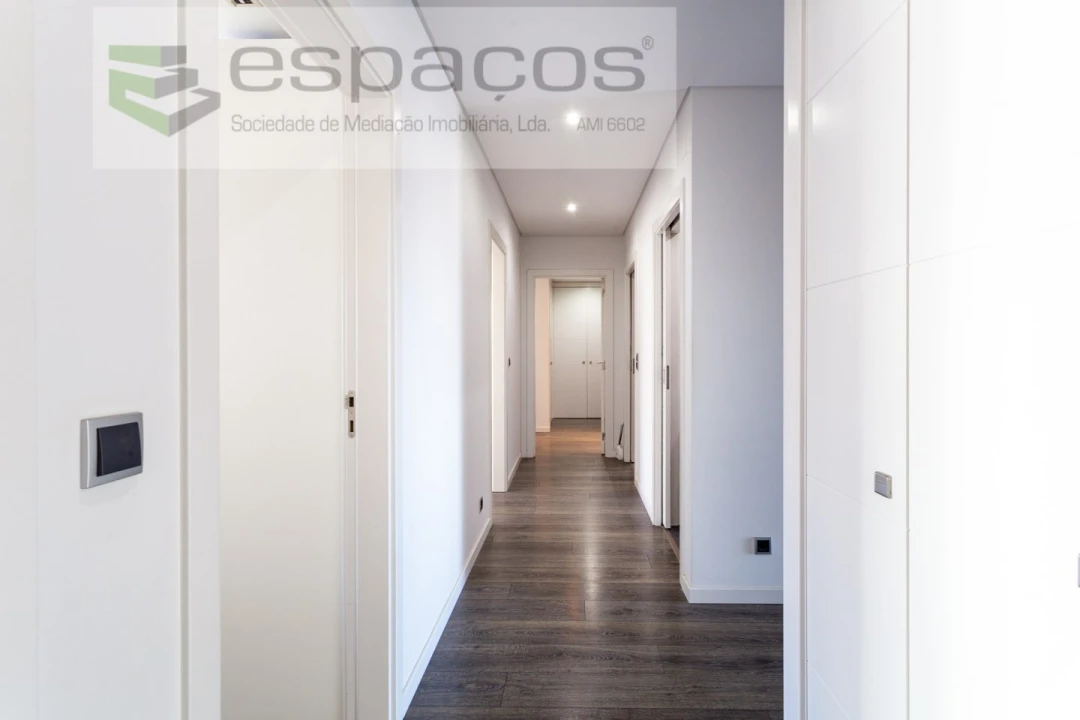 Apartamento T4 para Venda em Santa Iria de Azoia, São João da Talha e Bobadela Foto 26