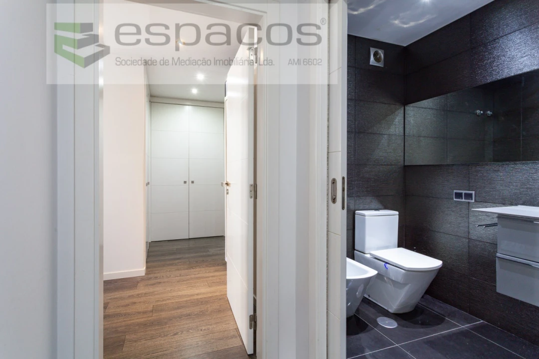 Apartamento T4 para Venda em Santa Iria de Azoia, São João da Talha e Bobadela Foto 37