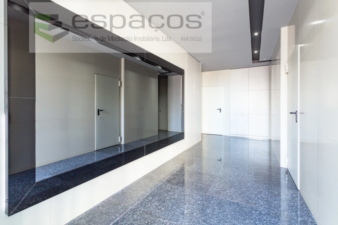 Apartamento T4 para Venda em Santa Iria de Azoia, São João da Talha e Bobadela Foto 49