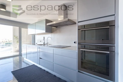 Apartamento T4 para Venda em Santa Iria de Azoia, São João da Talha e Bobadela