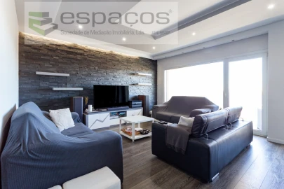 Apartamento T4 para Venda em Santa Iria de Azoia, São João da Talha e Bobadela