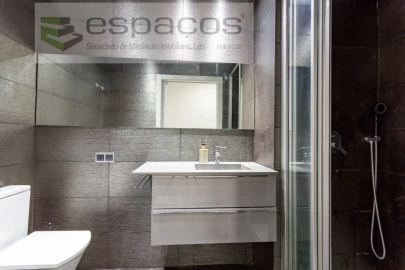 Apartamento T4 para Venda em Santa Iria de Azoia, São João da Talha e Bobadela