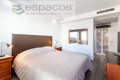 Apartamento T4 para Venda em Santa Iria de Azoia, São João da Talha e Bobadela