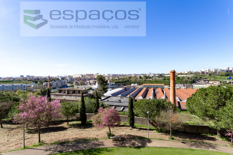 Apartamento T4 para Venda em Santa Iria de Azoia, São João da Talha e Bobadela Foto 9