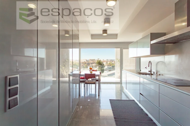 Apartamento T4 para Venda em Santa Iria de Azoia, São João da Talha e Bobadela Foto 2