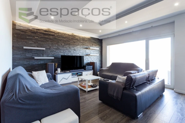 Apartamento T4 para Venda em Santa Iria de Azoia, São João da Talha e Bobadela Foto 22