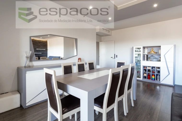 Apartamento T4 para Venda em Santa Iria de Azoia, São João da Talha e Bobadela Foto 23