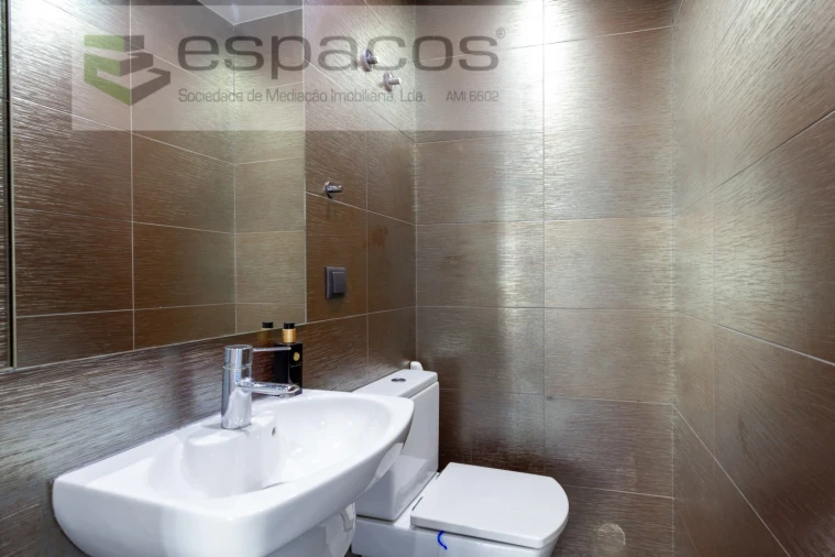 Apartamento T4 para Venda em Santa Iria de Azoia, São João da Talha e Bobadela Foto 28