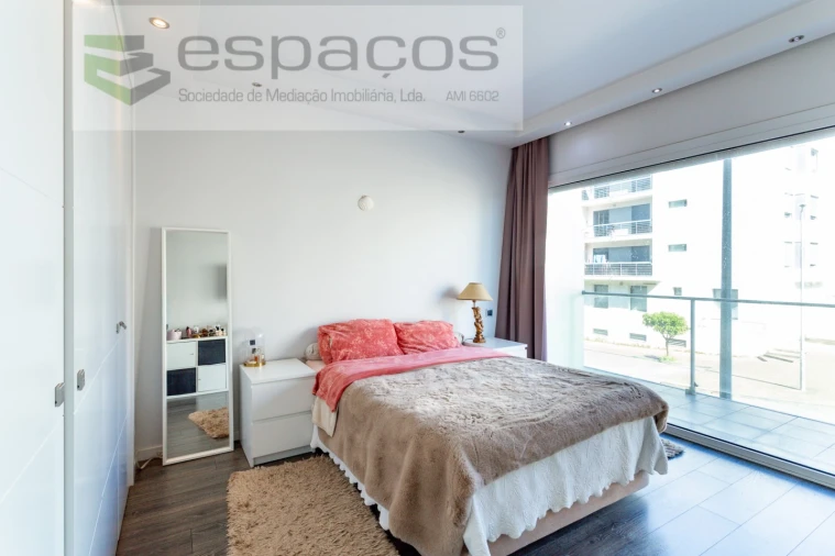 Apartamento T4 para Venda em Santa Iria de Azoia, São João da Talha e Bobadela Foto 31