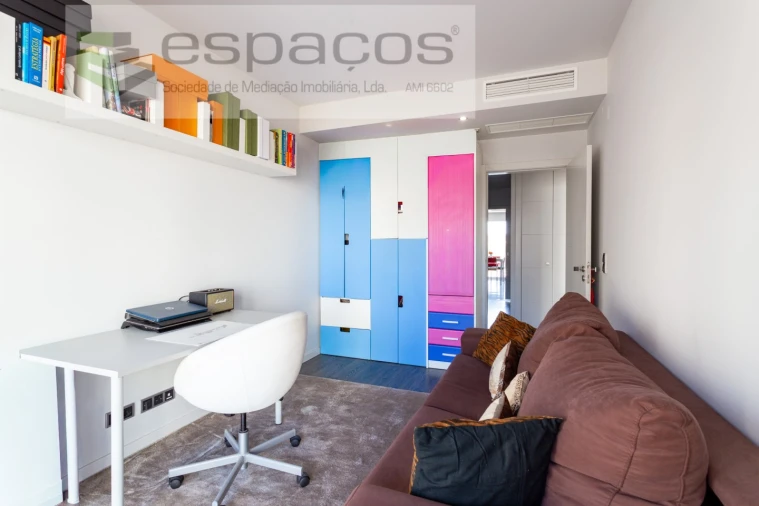 Apartamento T4 para Venda em Santa Iria de Azoia, São João da Talha e Bobadela Foto 34