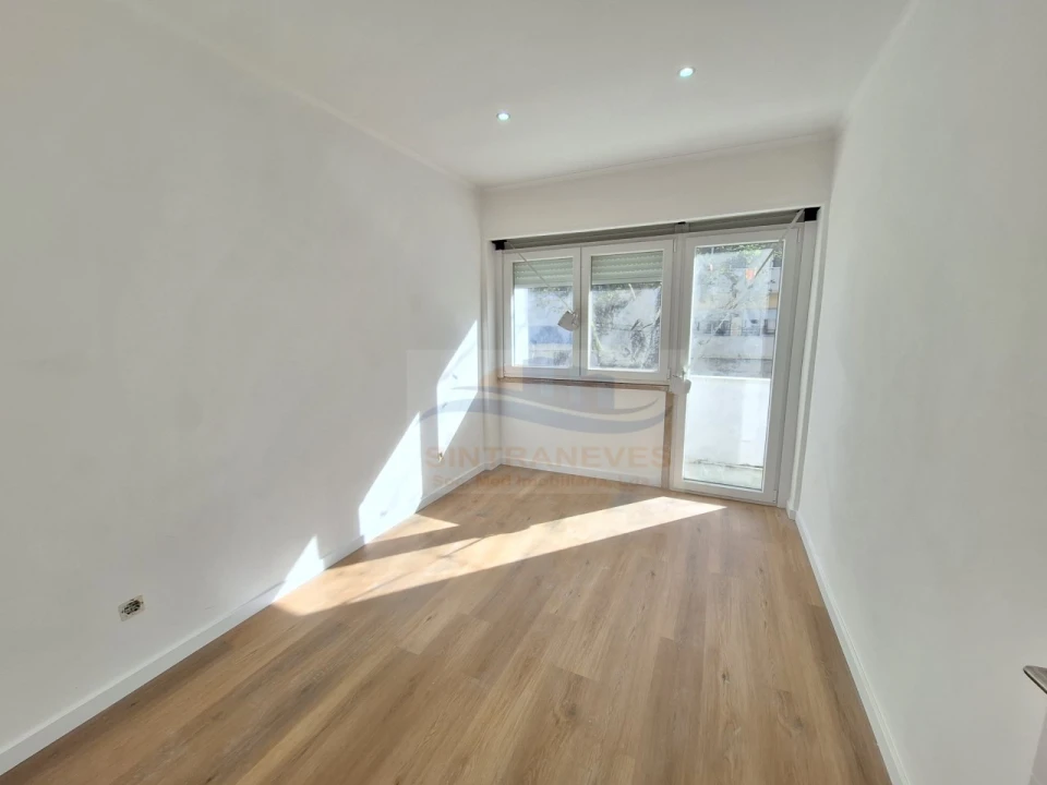 Apartamento T2 para Venda em Falagueira-Venda Nova Foto 4