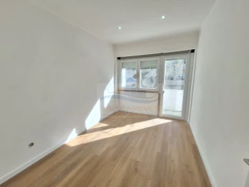 Apartamento T2 para Venda em Falagueira-Venda Nova