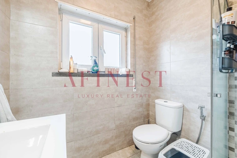 Apartamento T2 para Venda em Carcavelos e Parede Foto 23