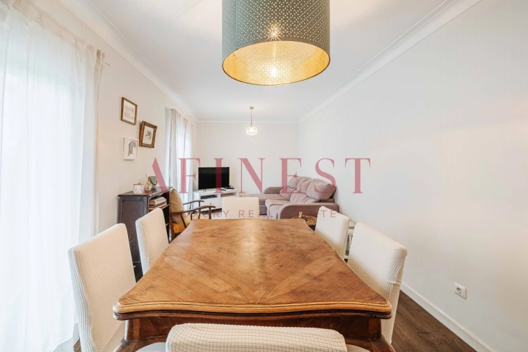 Apartamento T2 para Venda em Carcavelos e Parede Foto 9