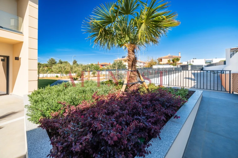 Moradia T4 para Venda em Alcabideche Foto 53