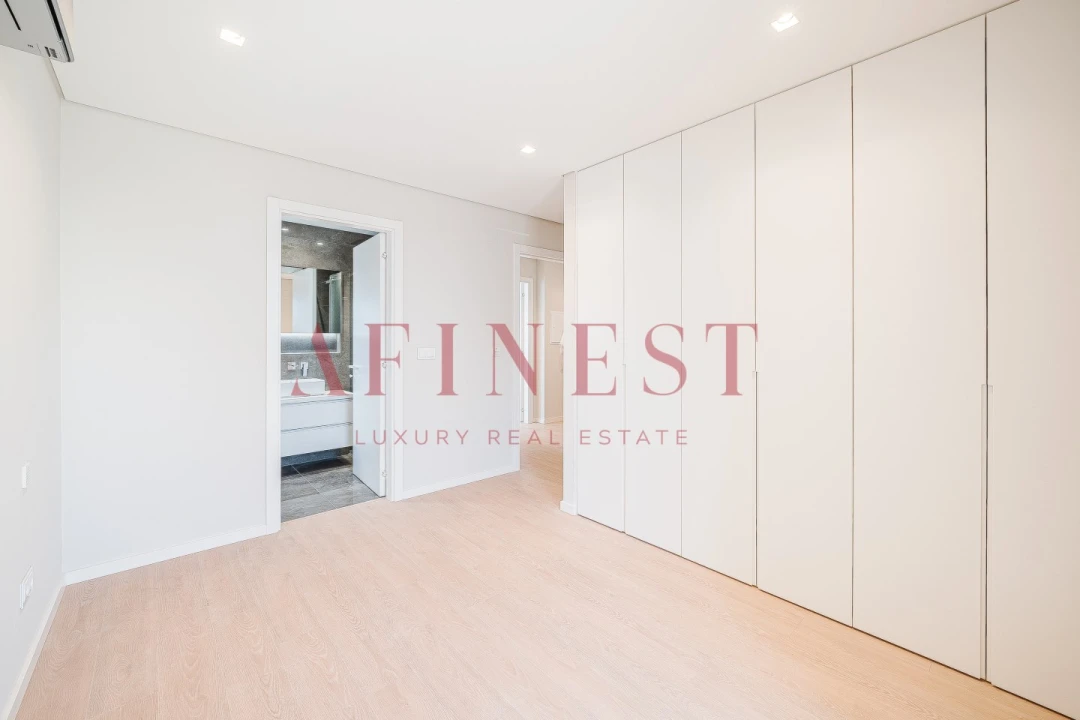 Moradia T4 para Venda em Alcabideche Foto 25