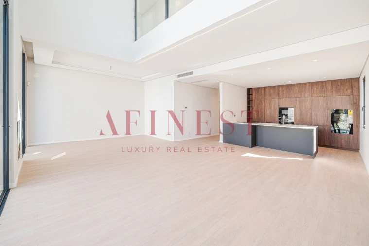 Moradia T4 para Venda em Alcabideche Foto 3