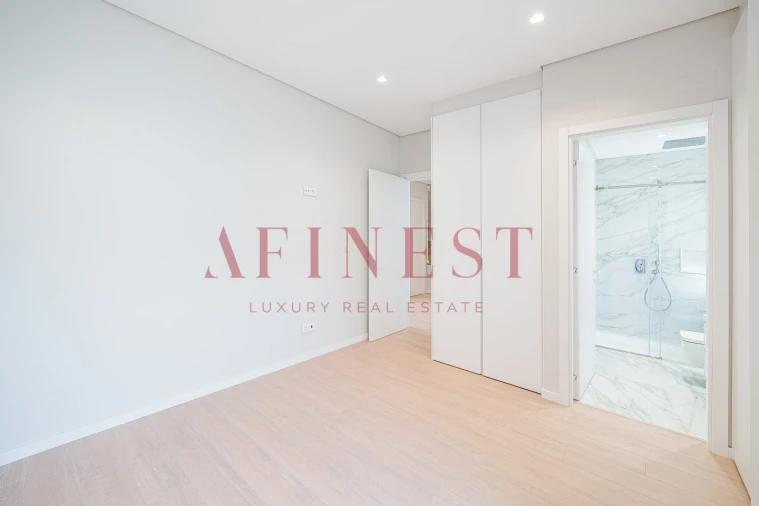 Moradia T4 para Venda em Alcabideche Foto 17