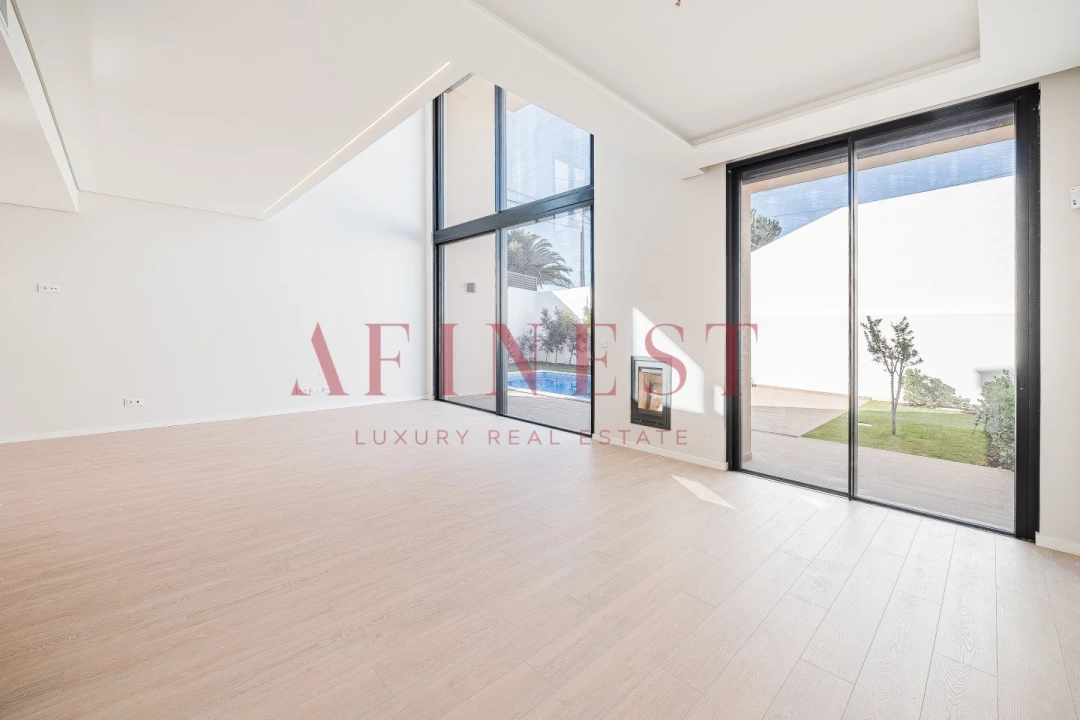 Moradia T4 para Venda em Alcabideche Foto 1