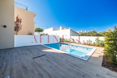 Moradia T4 para Venda em Alcabideche