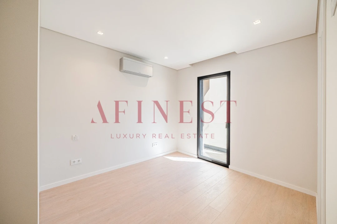 Moradia T4 para Venda em Alcabideche Foto 24