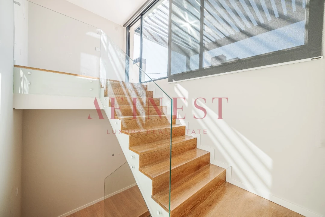 Moradia T4 para Venda em Alcabideche Foto 40