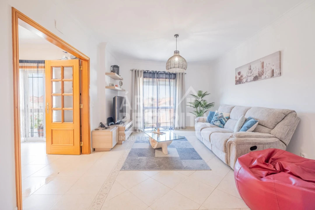 Apartamento T2 para Venda em Quinta do Conde Foto 2