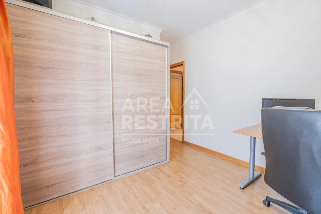 Apartamento T2 para Venda em Quinta do Conde Foto 17