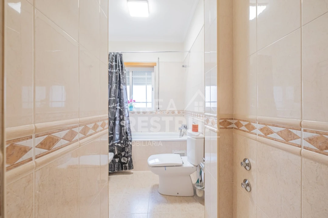 Apartamento T2 para Venda em Quinta do Conde Foto 26