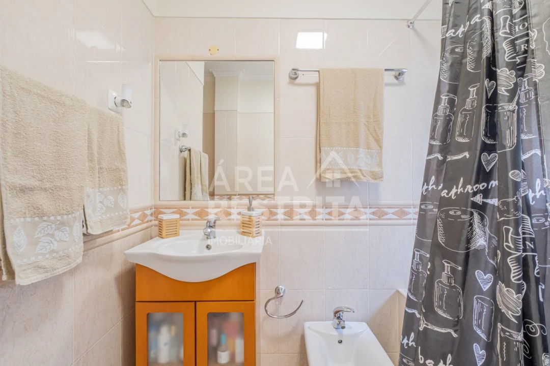 Apartamento T2 para Venda em Quinta do Conde Foto 28