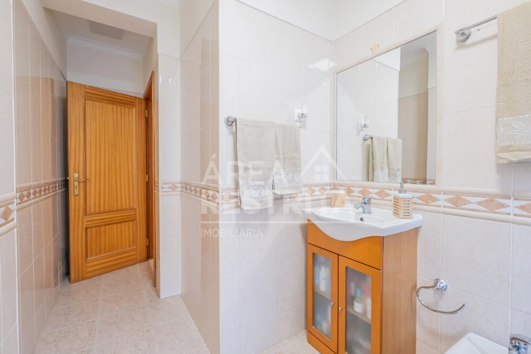 Apartamento T2 para Venda em Quinta do Conde Foto 29