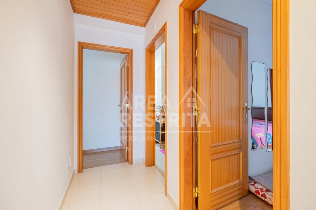 Apartamento T2 para Venda em Quinta do Conde Foto 31