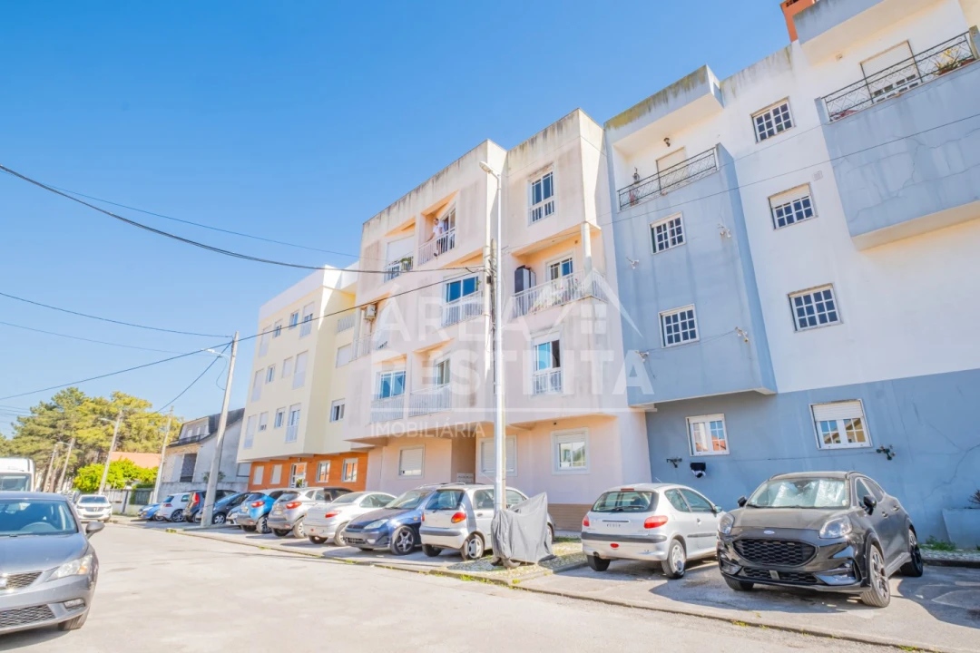 Apartamento T2 para Venda em Quinta do Conde Foto 37