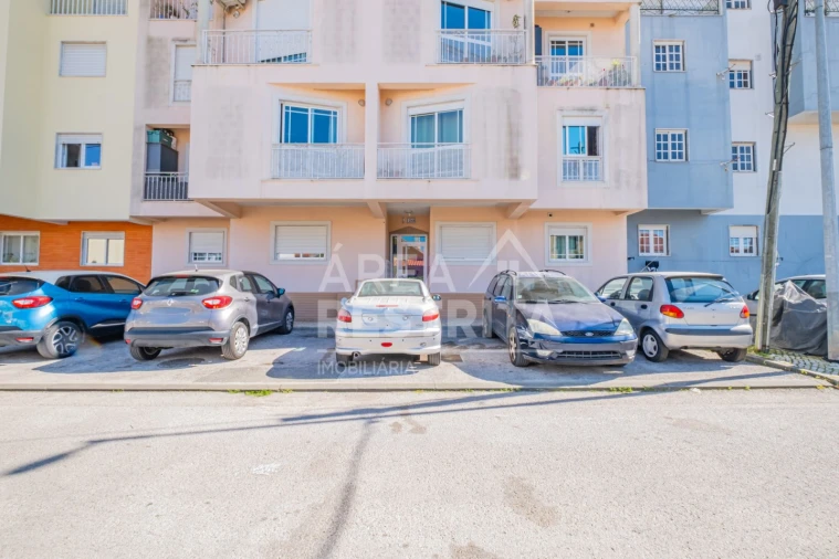 Apartamento T2 para Venda em Quinta do Conde Foto 39