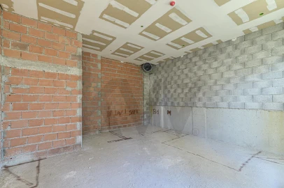 Loja para Arrendamento em Lumiar