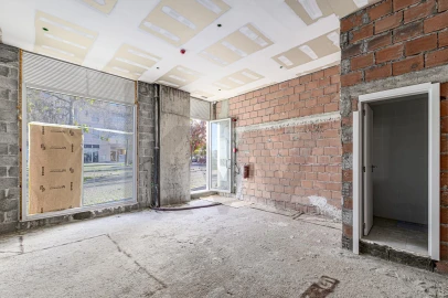 Loja para Arrendamento em Lumiar