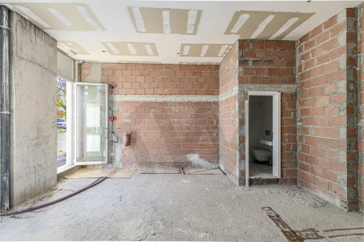 Loja para Arrendamento em Lumiar